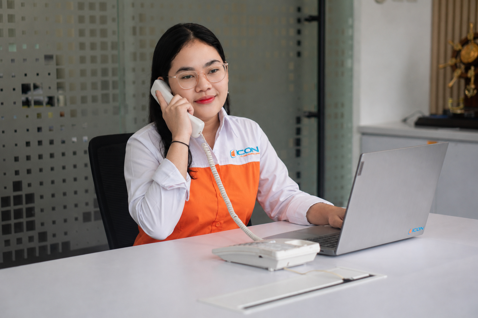 Customer Service ICON